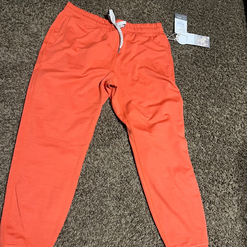 NWT Vuori Performance Jogger size small grapefrui… - image 1